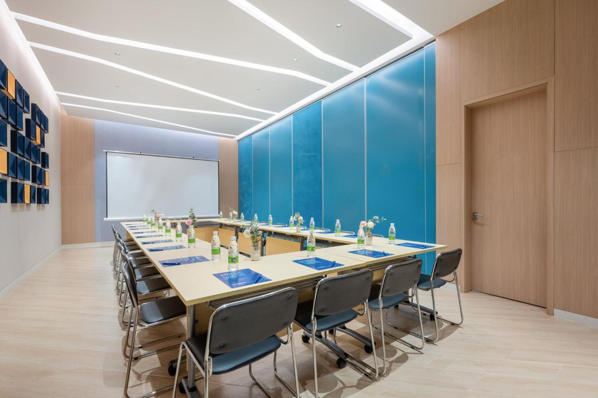 Holiday Inn Express Jiangmen Jianghai By Ihg Eksteriør bilde